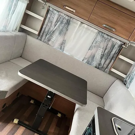 Dalmacia Mobile Homes And Caravans At The Lejlighed Privlaka (Zadar)