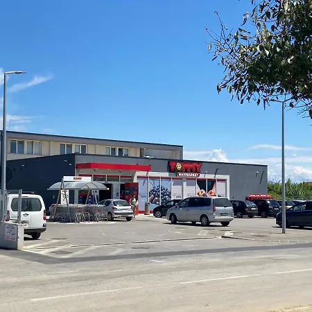 Dalmacia Mobilehome At The Διαμέρισμα